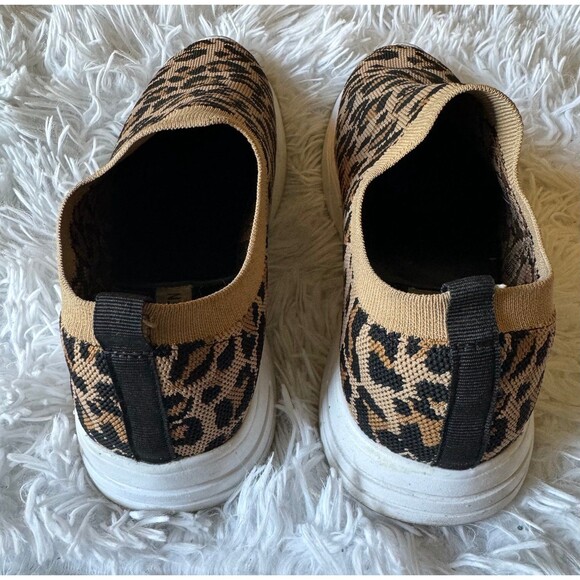 Steve Madden Cheetah Women's Slip On Shoes Size 8 - Picture 6 of 8